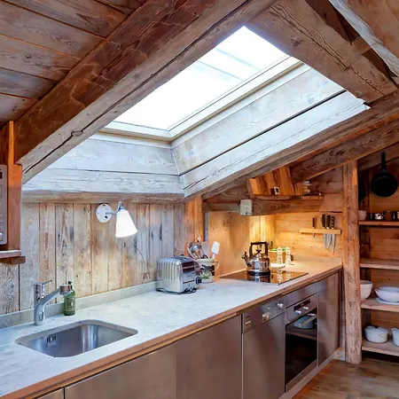 Maison Spacieuse Au Centre De Pour 8 Pers. Avec Cheminee Et Parking - Fr-1-568-18 Courchevel