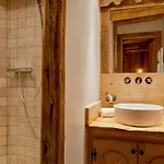 Maison Spacieuse Au Centre De Pour 8 Pers. Avec Cheminee Et Parking - Fr-1-568-18 Chalet