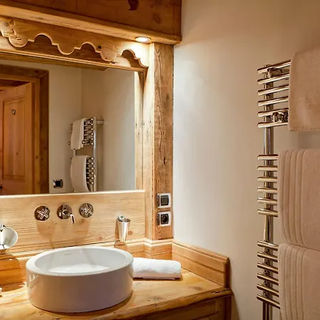 Maison Spacieuse Au Centre De Pour 8 Pers. Avec Cheminee Et Parking - Fr-1-568-18