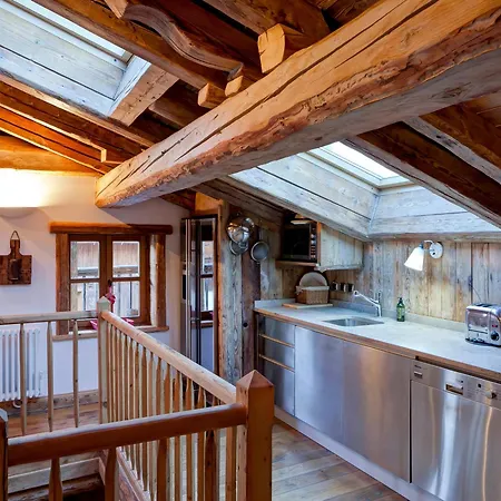 Maison Spacieuse Au Centre De Pour 8 Pers. Avec Cheminee Et Parking - Fr-1-568-18 * Куршевель
