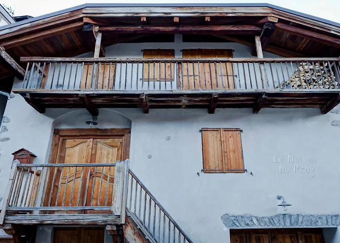 Maison Spacieuse Au Centre De Pour 8 Pers. Avec Cheminee Et Parking - Fr-1-568-18 *